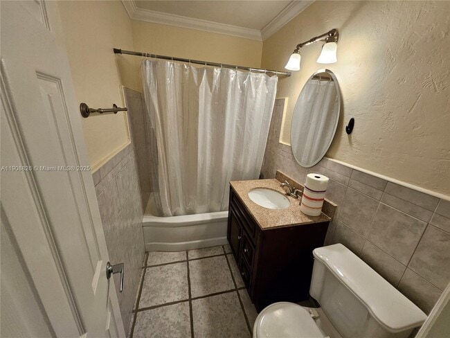 Building Photo - 2016 NE 26th Dr