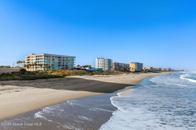 Building Photo - 925 N Hwy A1A