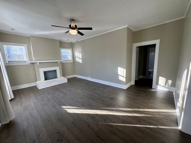 Livingroom - 517 Malone Cir