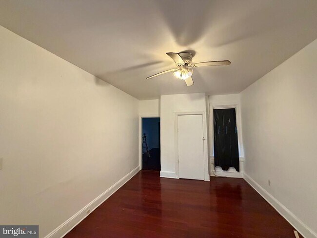 Building Photo - 122 Landing St