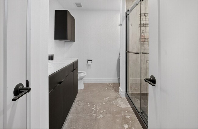 Building Photo - 116 W 3rd St