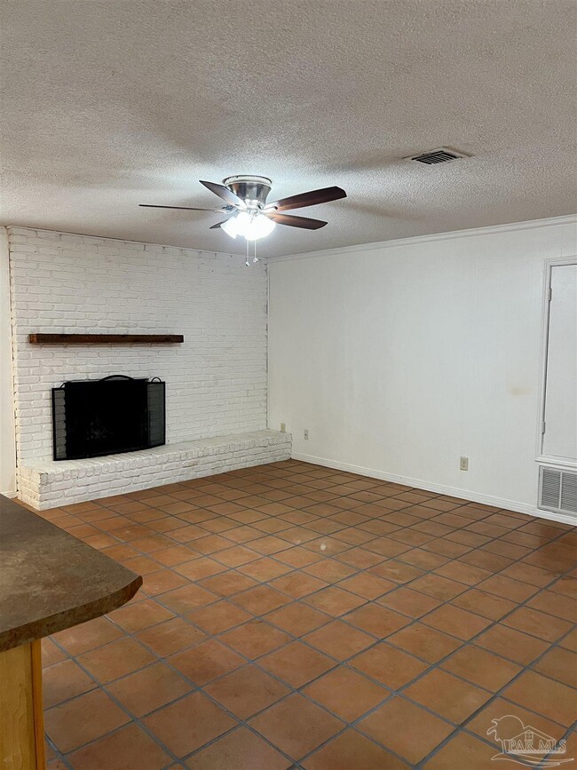 Building Photo - 211 Cordoba St