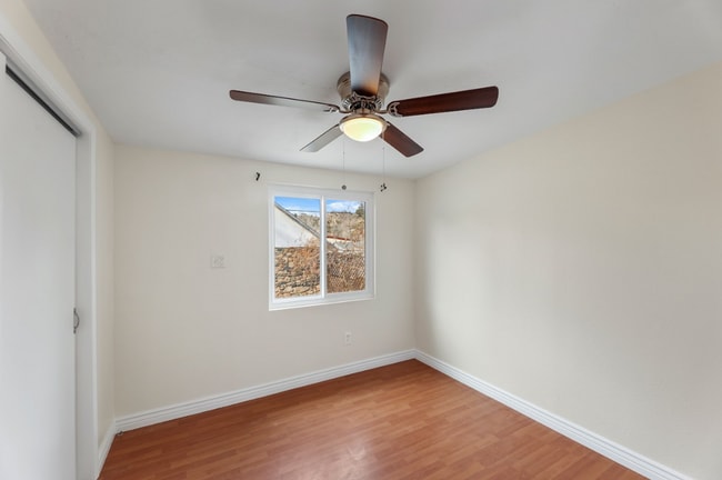 Building Photo - Charming 2 Bedroom, 1 Bathroom Back Unit with Private Yard — Close to Downtown