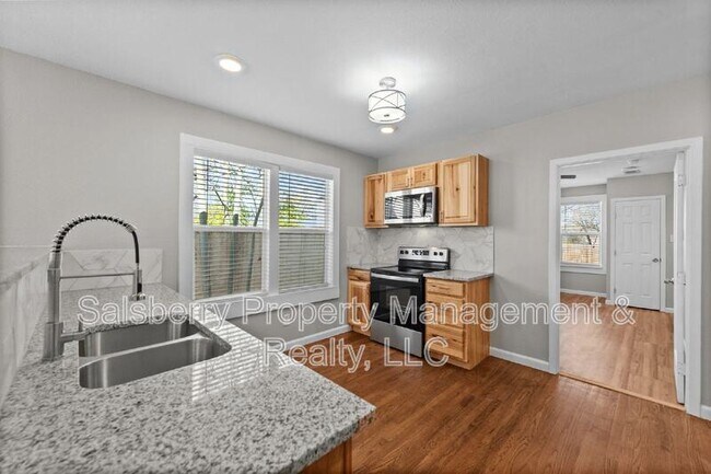 Building Photo - 3772 W 6th St