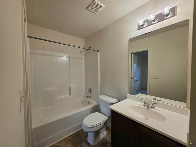 Building Photo - 115 Wynne St