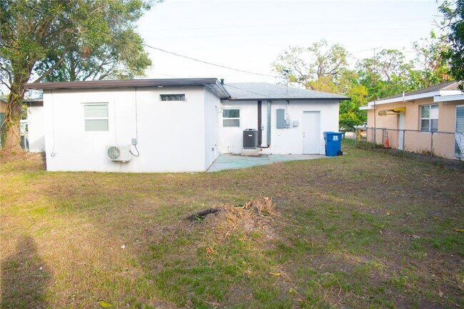 Building Photo - 5832 Dr M.L.K. Jr St N