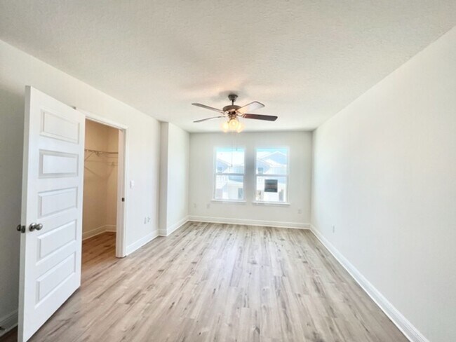 Building Photo - 22 Redbird Lp