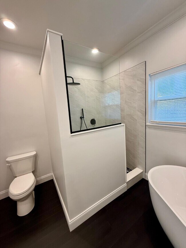 Building Photo - 800 Palomino Ln