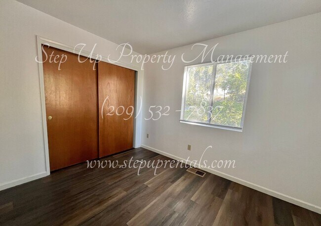 Building Photo - Charming 3-Bedroom Retreat with Modern Updates and Scenic Views in Ponderosa Hills