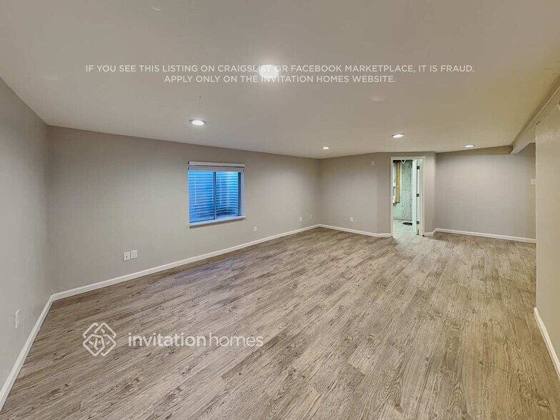 Building Photo - 4120 E 134th Dr