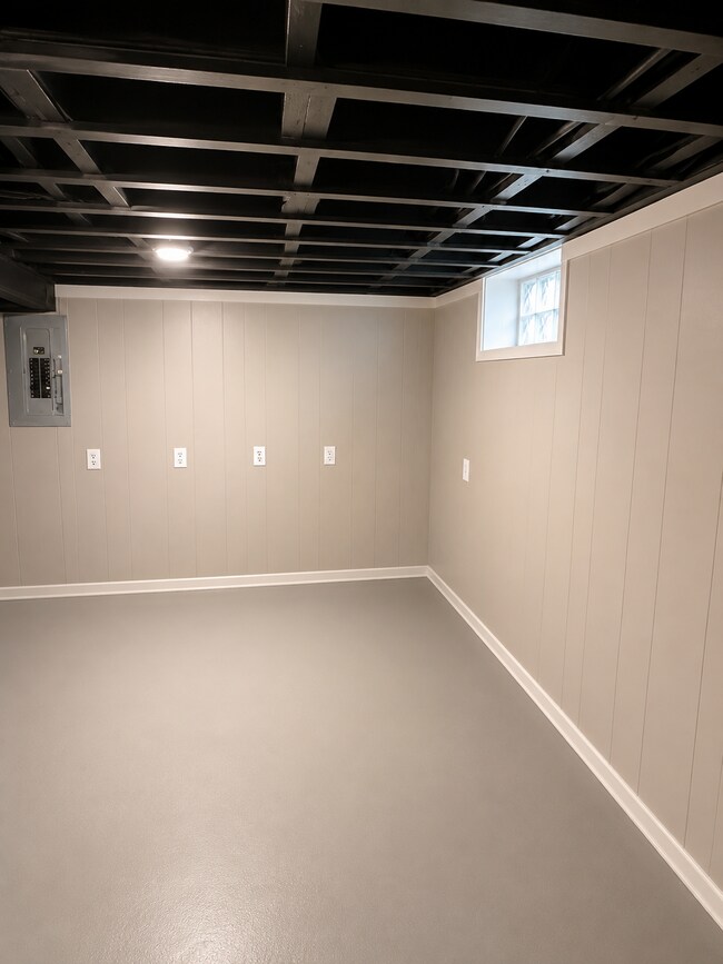 Building Photo - 6325 Neff Ave