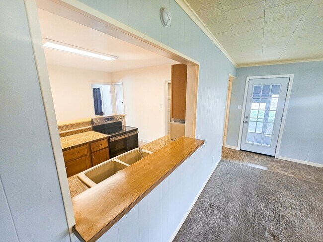 Building Photo - 5352 Crittenden Ave