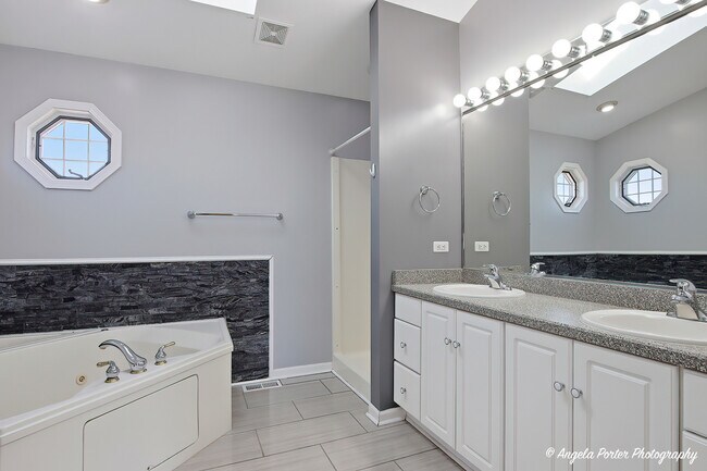 Building Photo - 9312 Nicholas Ln