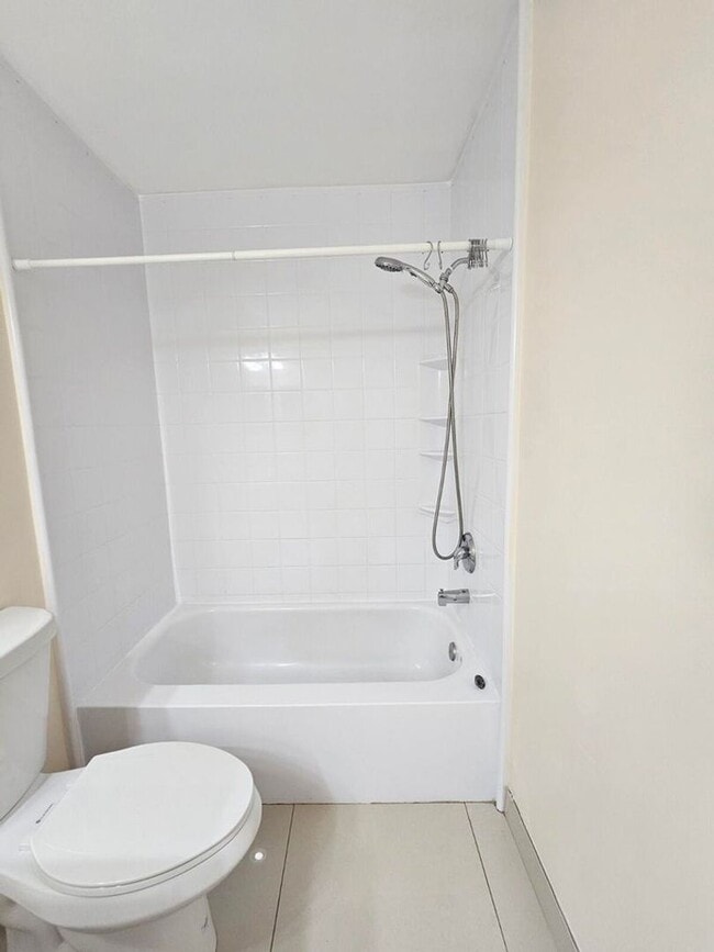 Building Photo - 480 Hardwood Pl