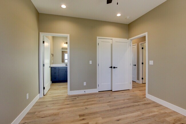 Building Photo - 102 Rosenwald St