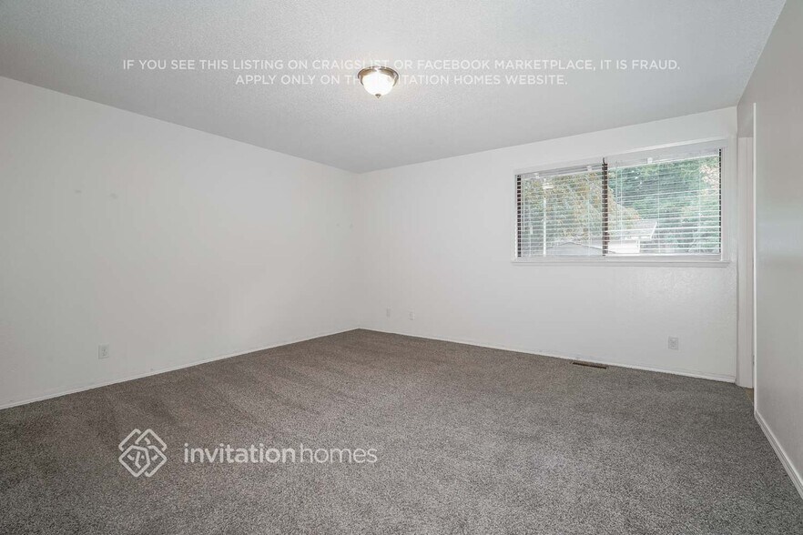 Building Photo - 2134 Hemlock St SE