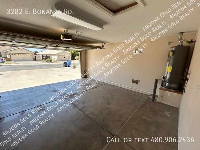 Building Photo - 3282 E Bonanza Rd