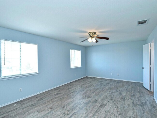 Building Photo - 303 Banner Ave