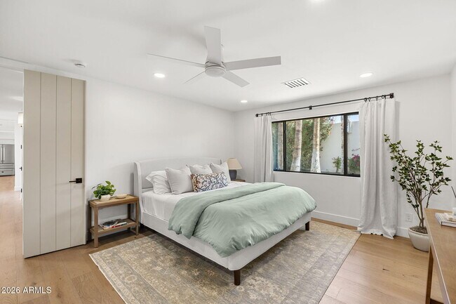 Building Photo - 7602 E Vía Del Reposo