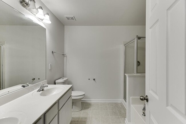 Building Photo - 805 Tulip Poplar Way