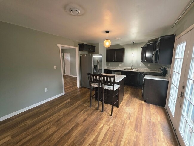 Building Photo - 3 Bedroom 1.5 BA Hubert