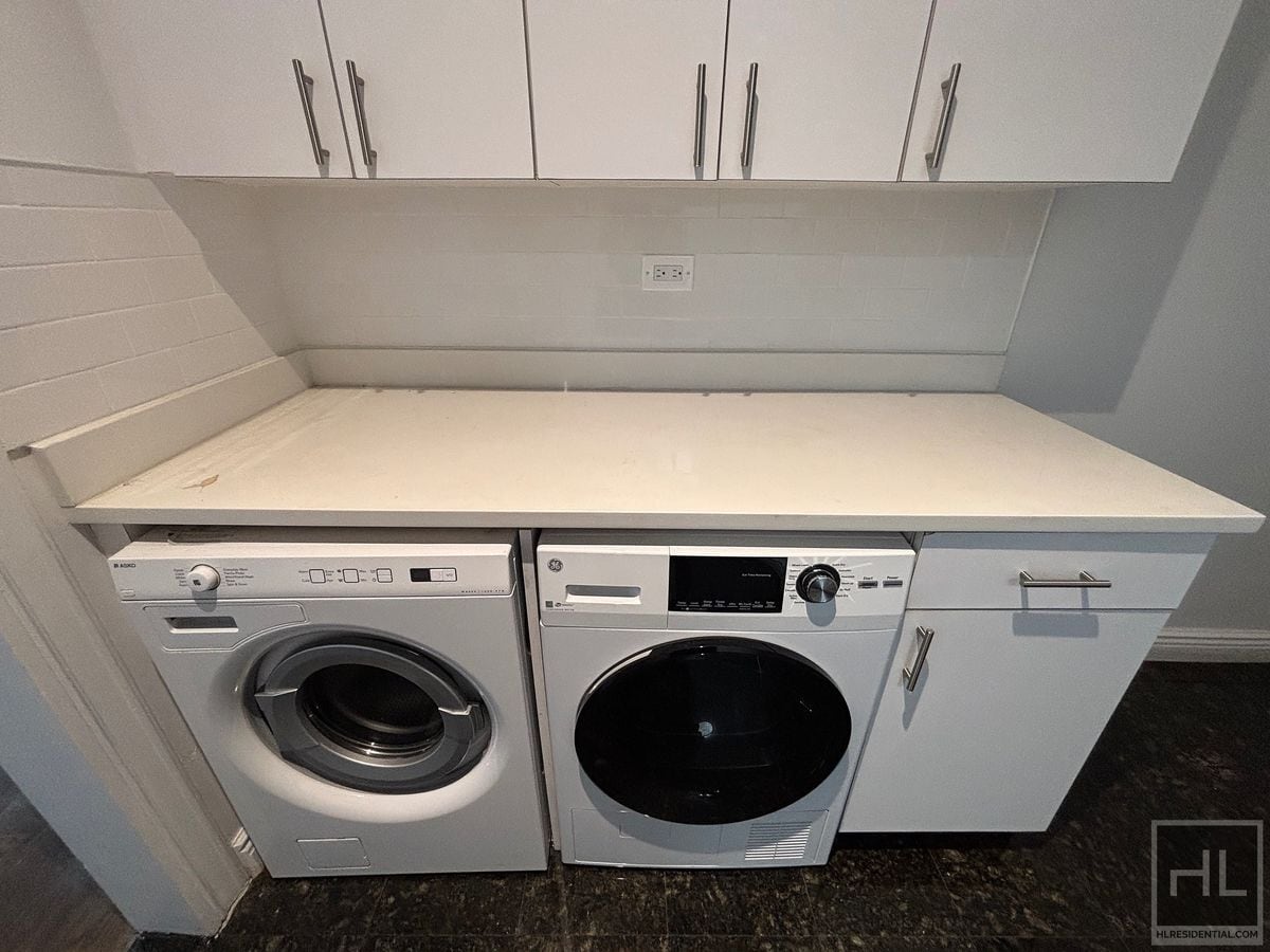 Building Photo - WEST 58 STREET