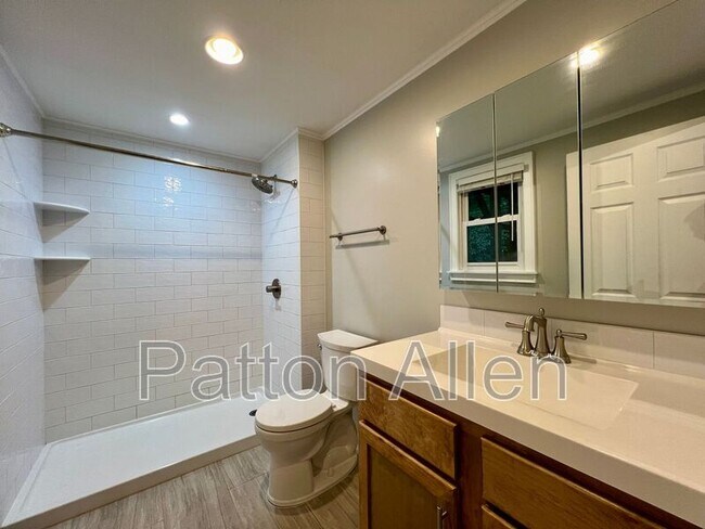 Building Photo - 9 Ravenwood Ln