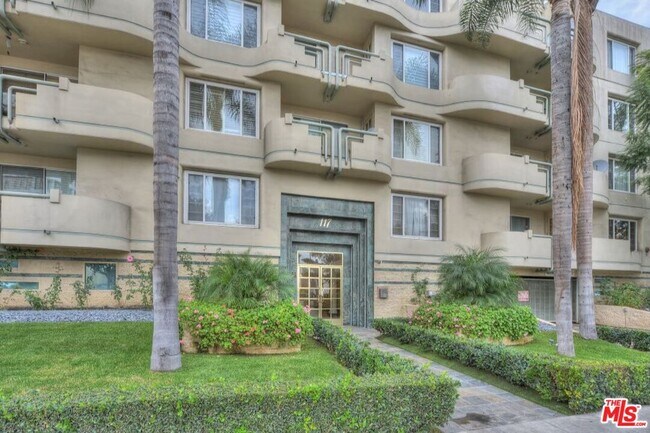 Building Photo - 117 N Gale Dr