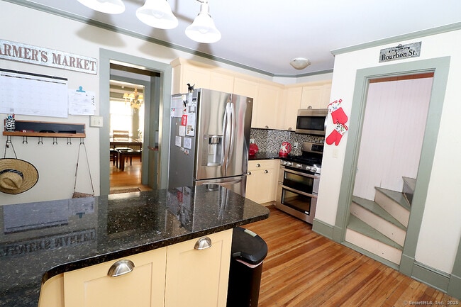 Building Photo - 111 Stearns St