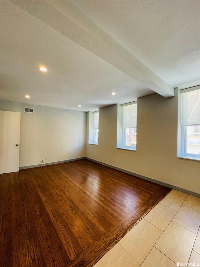 Building Photo - 761 Commercial St