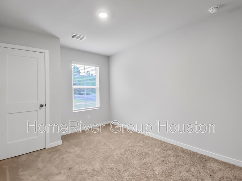 Building Photo - 17812 Lionheart Rd