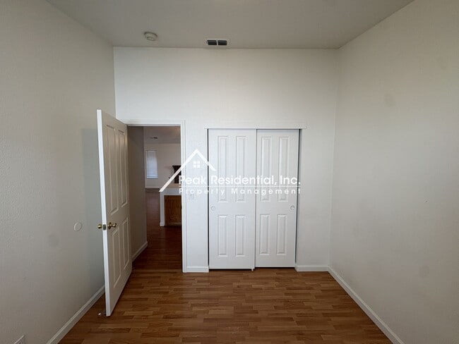 Building Photo - Charming 3bd/2ba Elk Grove Home With 2 Car Garage!