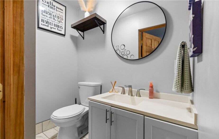 Building Photo - 10030 Hillside Ter