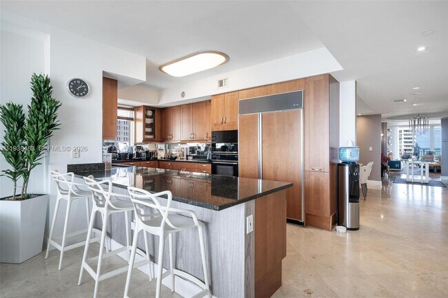 Building Photo - 799 Crandon Blvd