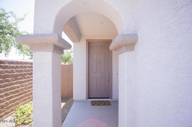 Building Photo - 9969 W Robin Ln