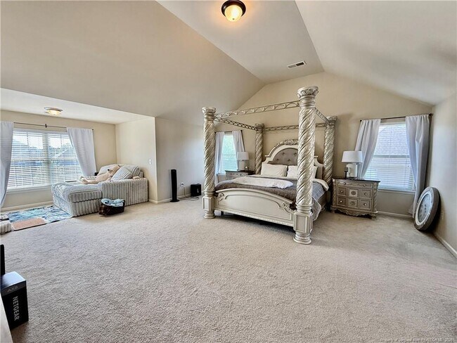 Building Photo - 642 Regimental Dr