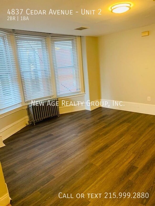 Building Photo - Spacious 2 bedroom, 1 bathroom apartment l...