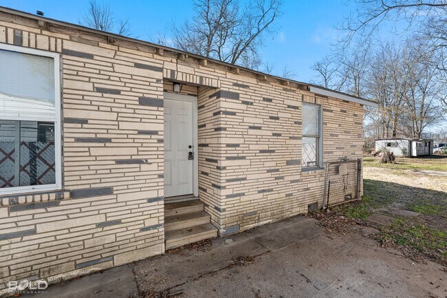 Building Photo - 1129 Boone St