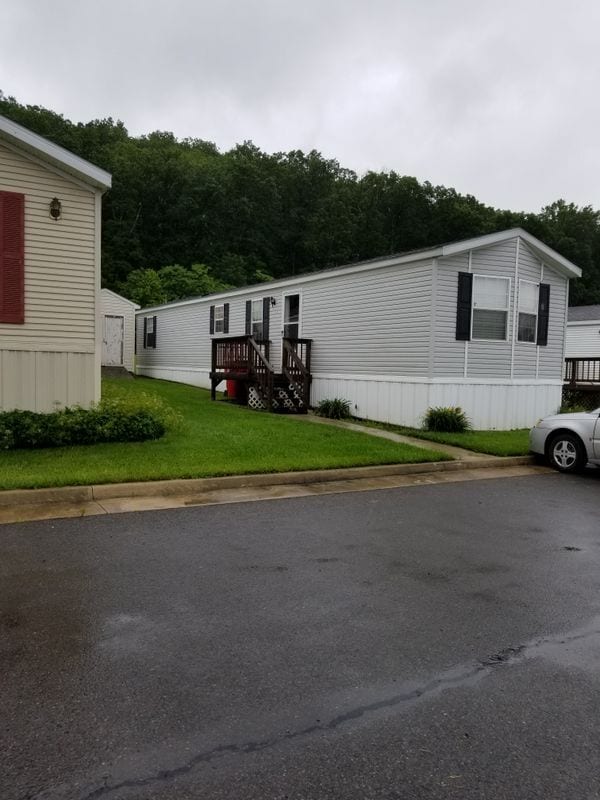 Building Photo - 15 Lemir Dr