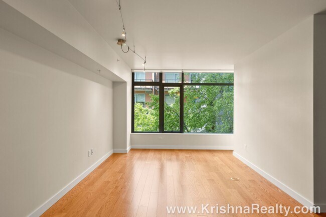 Building Photo - Luxury Downtown Living In The John Ross Building | 1 Bedroom | 1 Bathroom Condo | PDX's SW Water ...
