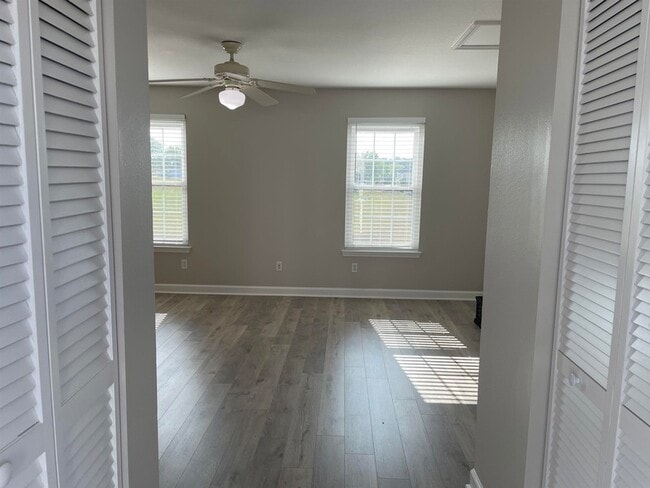 Building Photo - 3980 Grove Park Dr
