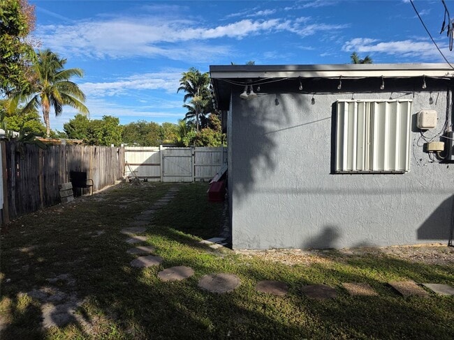 Building Photo - 1501 NW 62nd Terrace