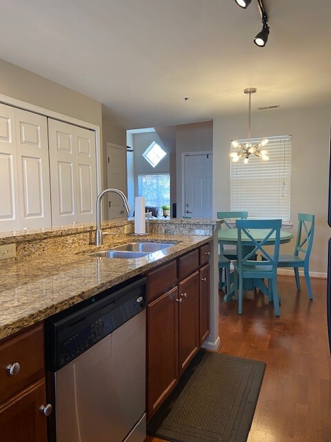 Kitchen - 525 Olmsted Park Pl