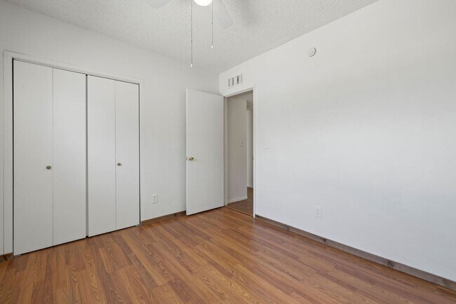 Building Photo - Southeast 3 Bedroom 2 Bath Home with No HOA