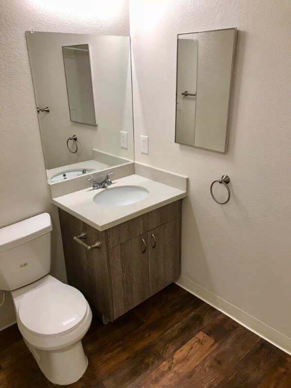 Building Photo - 9243 Elk Grove Florin Rd