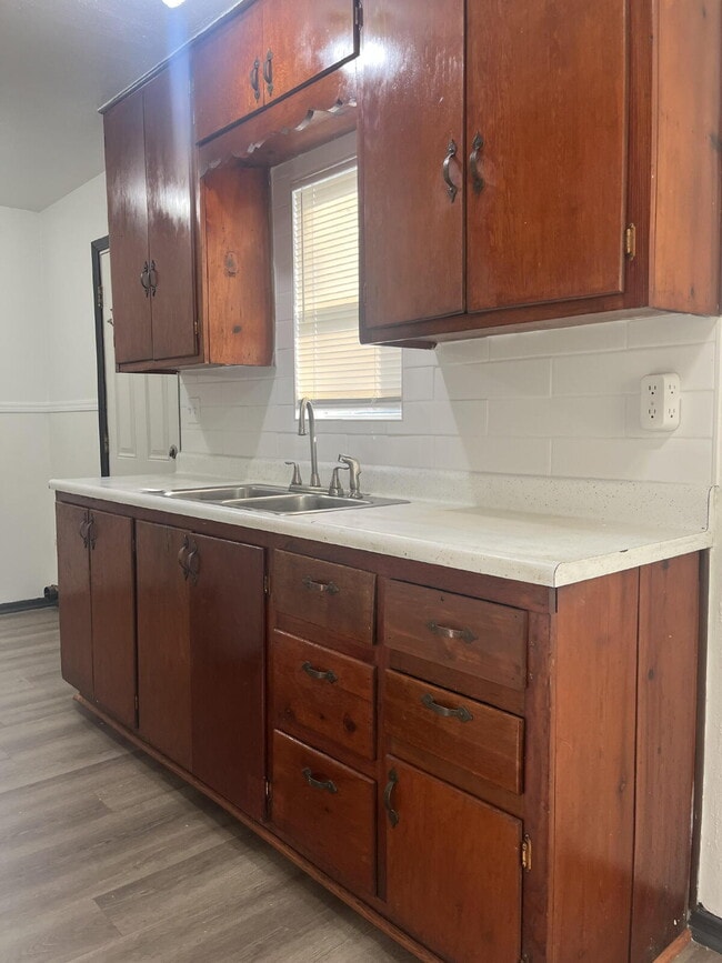 Building Photo - 1136 SE 21st St