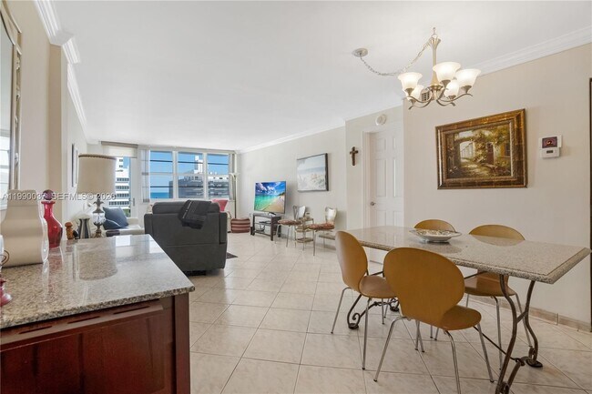 Building Photo - 245 18th St