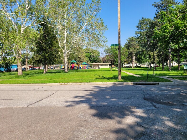 Havelock Park next Door - 6240 Ballard Ave