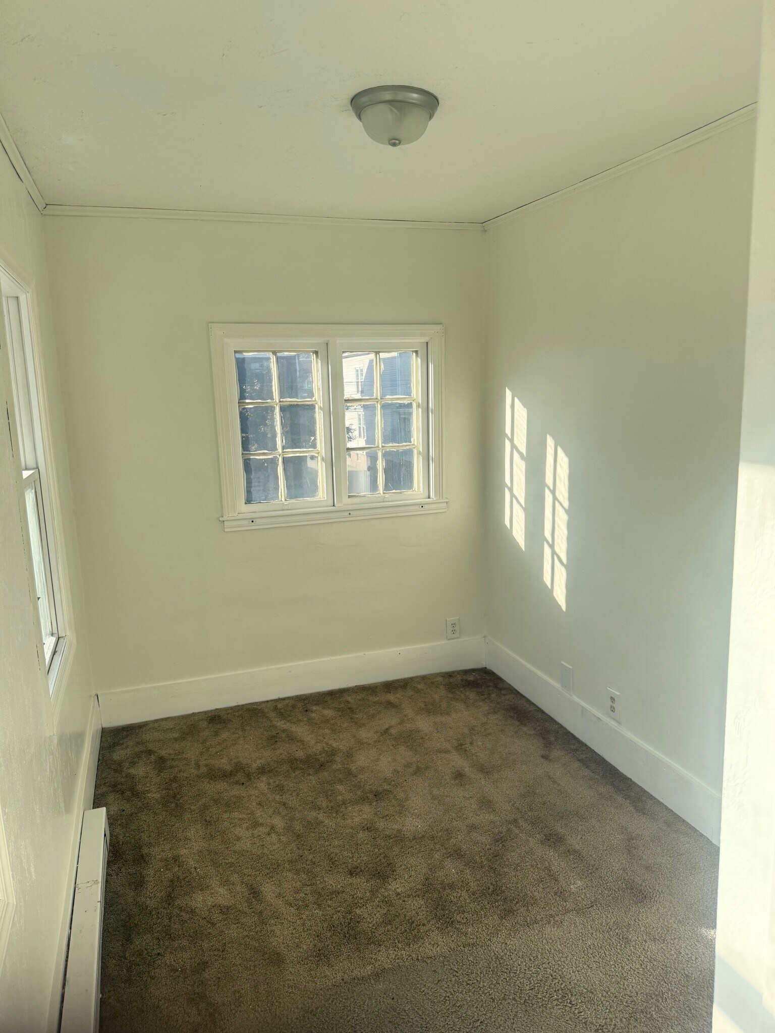 bedroom 2 - 1305 Airbrake Ave