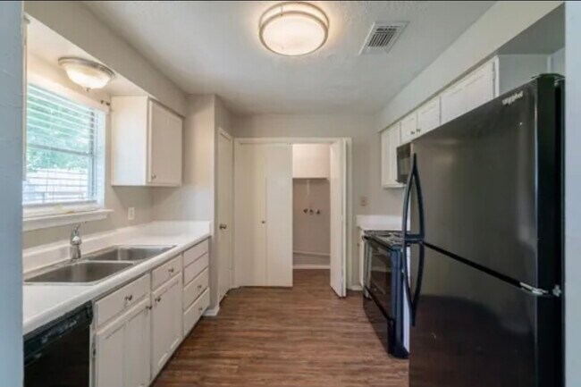 Building Photo - 20422 Bishops Gate Ln